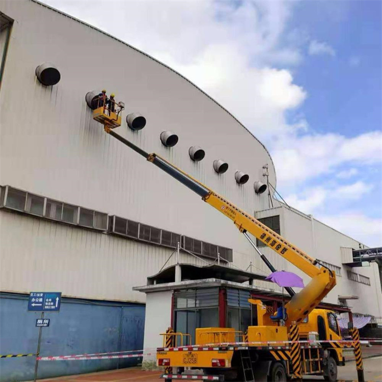 茂县高空作业车出租服务：专业广告牌安装解决方案