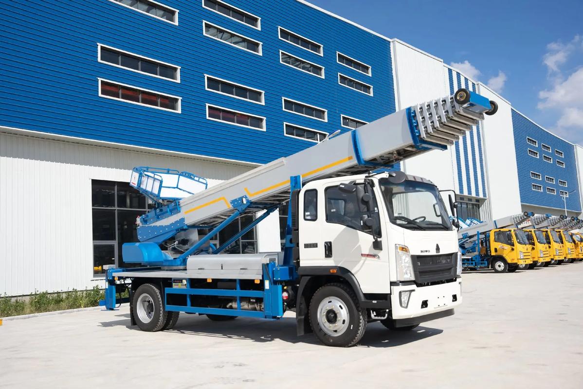 茂县出租云梯车高空作业车 建筑垃圾搬运