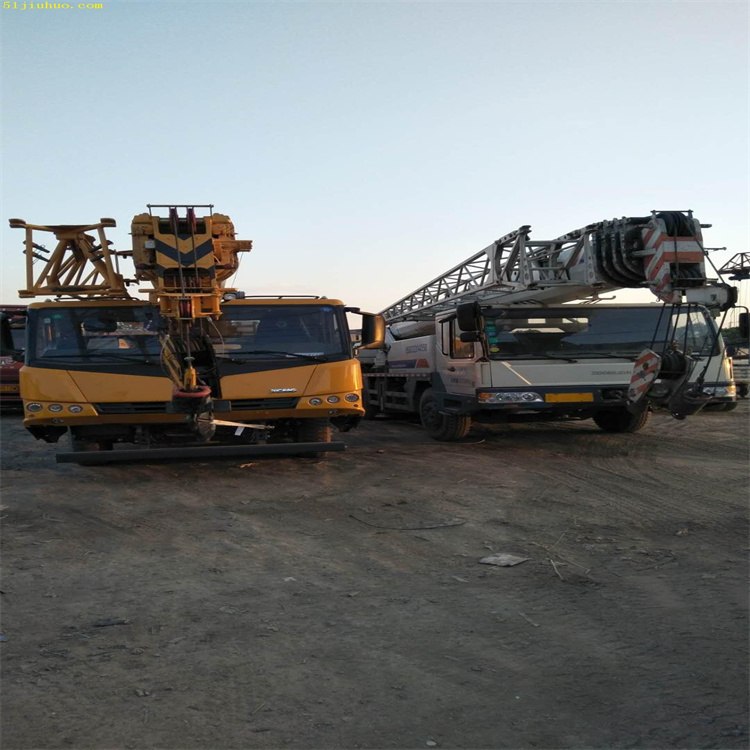 茂县吊车吊挖机正确办法